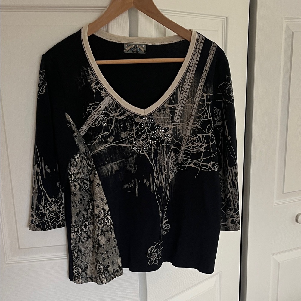 Vanilla Sugar Black and Cream Long Sleeve Top